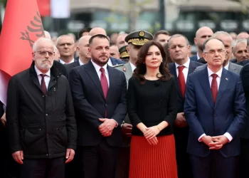 Maqedonci, në inaugurimin e shtatores së dëshmorit të kombit, Indrit Cara – Ushtar Kavaja