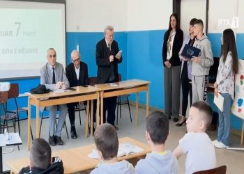 Me aktivitete letrare shënohet Dita e Mësuesit në Medvegjë