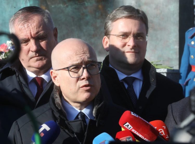 Kryeministri serb “çuditet” me aleancën ushtarake Kosovë-Shqipëri-Kroaci: Kundër kujt po bëhet kjo?