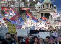 Studentë dhe qytetarë mbërrijnë në Beograd që herët në mëngjes për protestën e madhe ‘15 për 15’