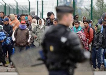 Plani i ri britanik për emigrantët e paligjshëm: Do t’i dërgojmë në Shqipëri dhe Maqedoninë e Veriut