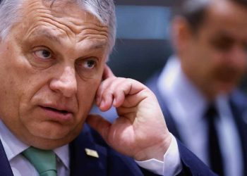 Orban i del në krah Vuçiqit: Forcat globaliste-liberale po e sulmojnë Serbinë!