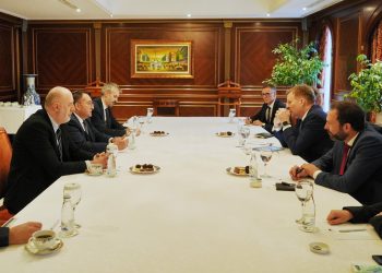 Sorensen takon përfaqësues shqiptarë e serbë të shoqërisë civile, flasin edhe për zbatimin e “Ohrit”