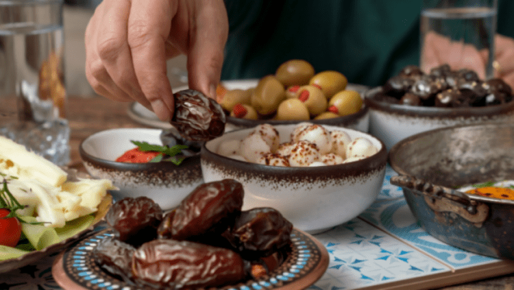 Ushqimet që duhet t’i hani për syfyr për të pasur energji gjatë agjërimit