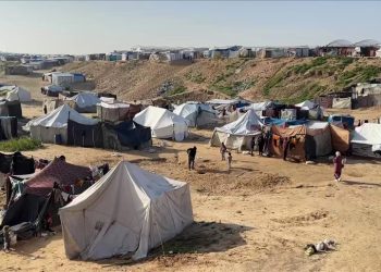 Izraeli bom*bardon tendat e palestinezëve të zhvendosur në Gazën jugore