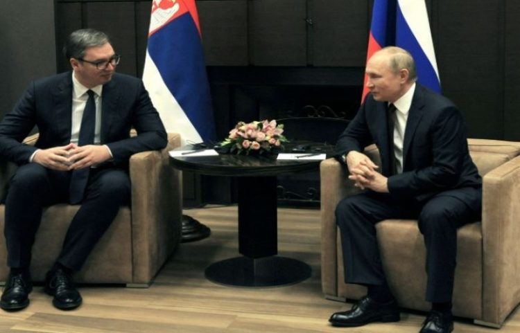 Vuçiq bisedë telefonike me Putinin për çështje të rëndësishme për Serbinë
