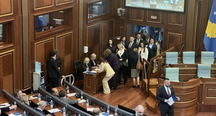 Deputeti i LVV-së: Boshatisja e institucioneve i konvenon vetëm te*rroristëve të Kopaonikut