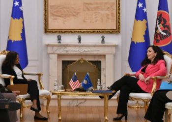 Osmani dhe e ngarkuara me punë në Ambasadën amerikane flasin për konstituimin e Kuvendit