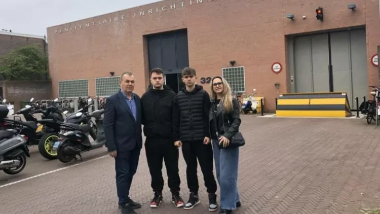 Ramadan Selimi viziton vëllanë e tij Rexhepin në Hagë