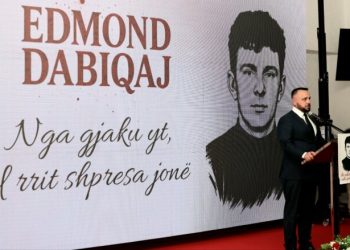 Maqedonci kujtoi Edmond Dabiqaj në 27-vjetorin e rënies: Sakrifica e dëshmorëve bëri të mundur ndërtimin e shtetit