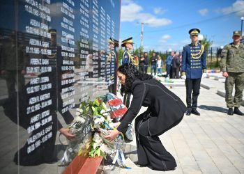 Osmani përkujtoi 26-vjetorin e ma*sakrës në Shtuticë, Vërbovc dhe fshatrat përreth të Drenasit