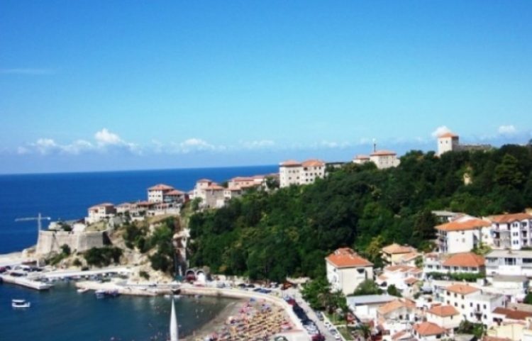 Protestë në Ulqin kundër privatizimit të hapësirave bregdetare