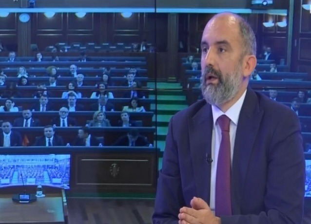 Abrashi: Opozita po shkakton krizë politike