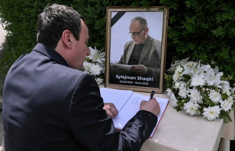 Kurti ngushëllon për Sylejman Shaqirin: Ka lënë kontribut të paçmueshëm