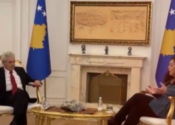 Ali Ahmeti pritet nga presidentja Vjosa Osmani në Prishtinë