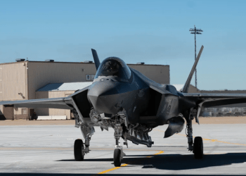 Krijesa e pazakontë amerikane, avioni ‘Frankenjet’ i bashkohet flotës së Forcave Ajrore