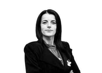 Vasfije Krasniqi: Dhimbja ime është pjesë e historisë sonë, dhe ajo duhet të dëgjohet