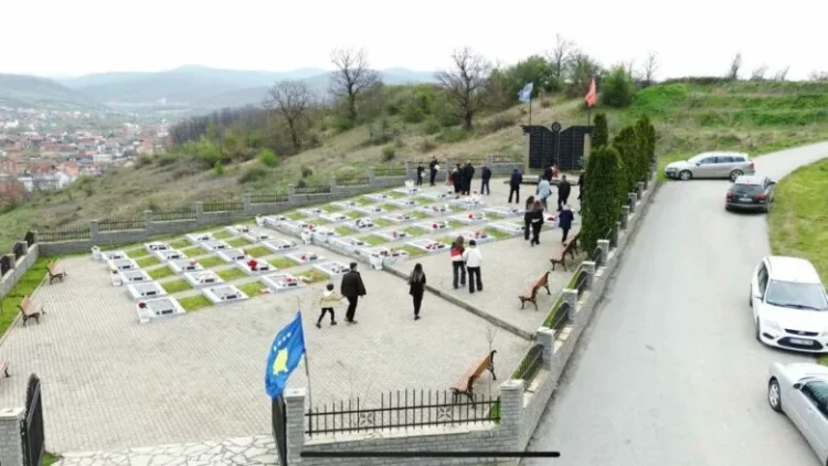 26 vjet nga ma*sakra e Sllovisë, të mbijetuarit vazhdojnë të kërkojnë drejtësi