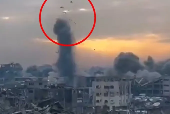 Trupat hidhen lart në ajër nga bombardimet izraelite në Gaza (18+)