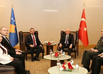 Diskutohet thellimi i bashkëpunimit mes Kosovës dhe Turqisë në fushën e mbrojtjes