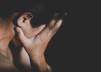 Zëri që s’u dëgjua kurrë, sot thyen heshtjen përmes një rrëfimi