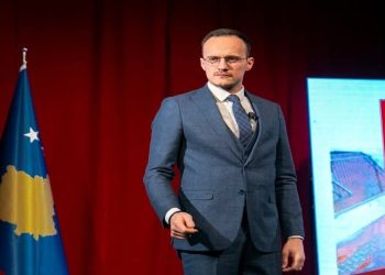 Hyseni: Drejt përgatitjes të kuadrove për tregun e punës