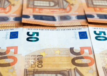 A po e ndalojnë Spanja dhe Italia përdorimin e kartëmonedhave 50 euro?