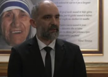 Abrashi akuzon opozitën për shkaktimin e një “krize të panevojshme”