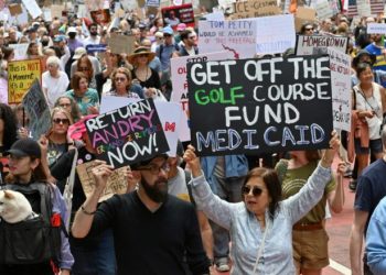 Protesta masive të amerikanëve kundër Trump