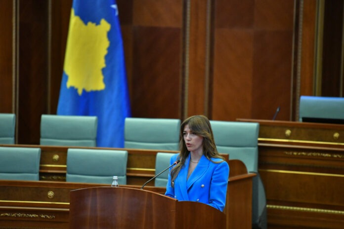 A do ta votojnë sot partitë opozitare Albulena Haxhiun për kryetare të Kuvendit?