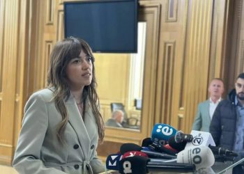 Haxhiu: Po përballem me gjuhë denigruese e seksiste, e papranueshme