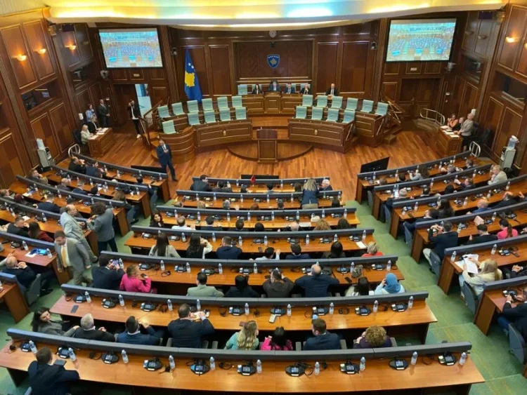 Sot vazhdon seanca konstituive e Kuvendit