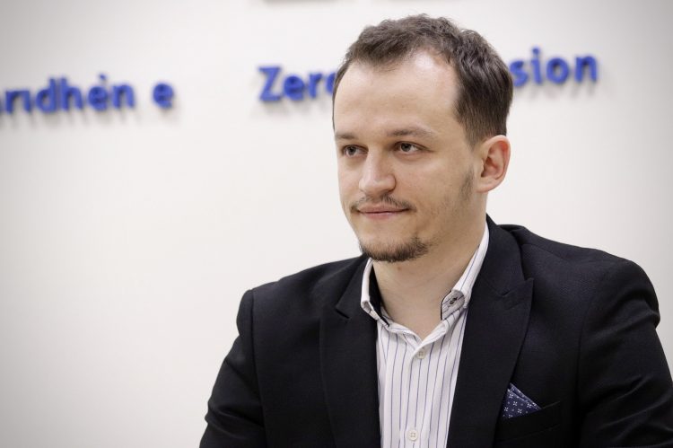 Dështimi i seancës, Cakolli: Kuvendi vazhdon të tallet, me veten dhe me qytetarët