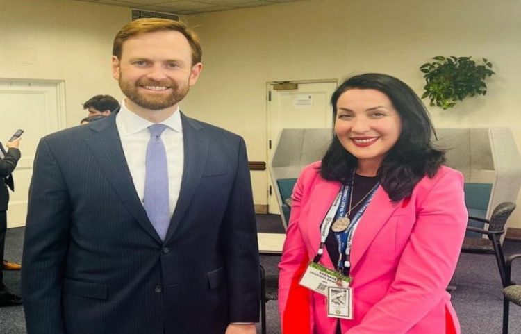 Sogojeva-Dermaku takoi kryetarin e Komisionit Federal për Tregti të SHBA-ve