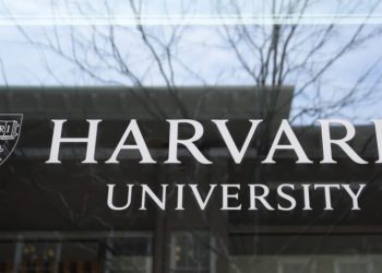 Administrata Trump nis hetime për shkeljet e të drejtave civile në Harvard