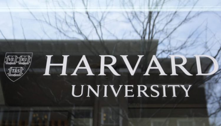 Administrata Trump nis hetime për shkeljet e të drejtave civile në Harvard
