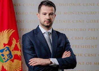 Presidenti malazez kthen ligjin e dhënies së Plazhit të Madh të Ulqinit