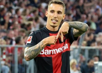 Barcelona synon rikthimin e Alejandro Grimaldo-s