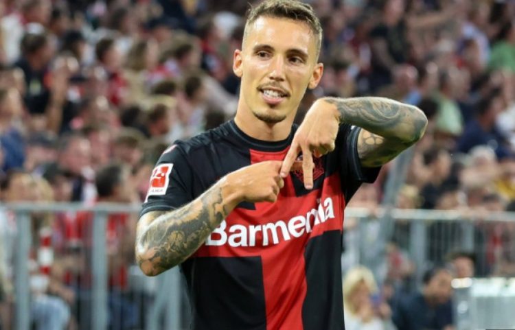 Barcelona synon rikthimin e Alejandro Grimaldo-s