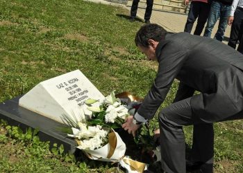 Kurti bën homazhe në Marinë dhe te varri i komandant Ilaz Kodrës