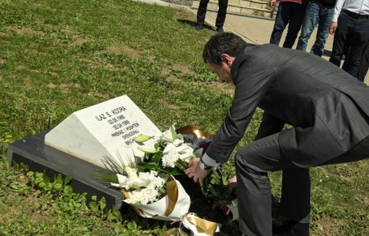 Kurti bën homazhe në Marinë dhe te varri i komandant Ilaz Kodrës