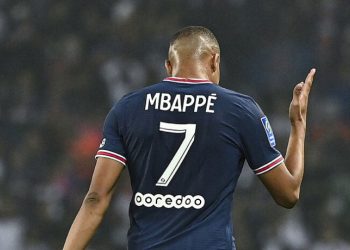 PSG reagon ashpër ndaj Mbappe