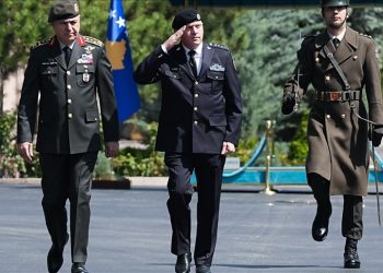 Shefi i Shtabit të Përgjithshëm të Turkiyes priti në takim homologun e tij nga Kosova