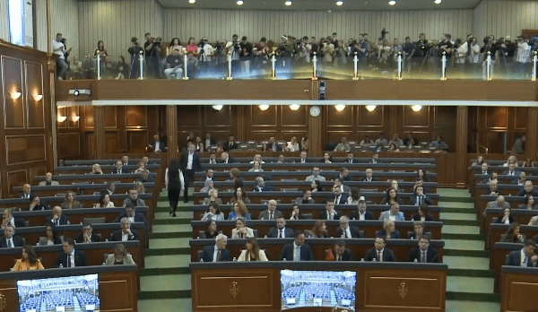 Tentativa e pestë, nis vazhdimi i seancës konstituive