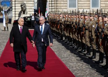 Perëndimi u tall me demokracinë, tani shakaja i ra mbi kokë