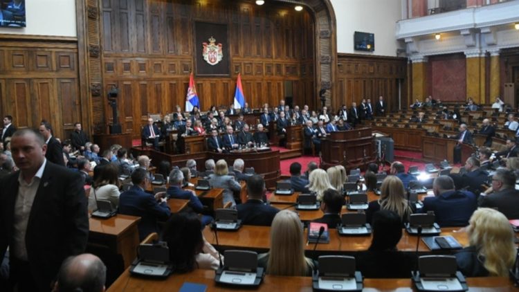 Serbia me qeveri të re, Gjuro Macut zgjidhet kryeministër