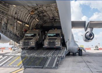Nëntë avionë ushtarakë të SHBA-së dërguan “bomba për shkatërrimin e bunkerëve” në Izrael