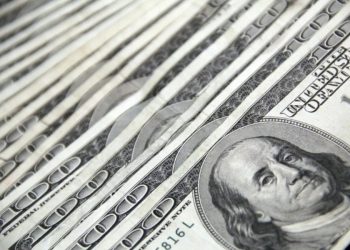 A po e shkatërron Trumpi dollarin?