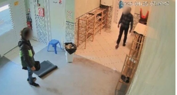 Su*lm islamofob në Francë: Vri*tet një besimtar mysliman brenda në xhami