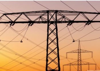 Stuhi të forta në Pensilvani, rreth 450,000 banorë pa energji elektrike